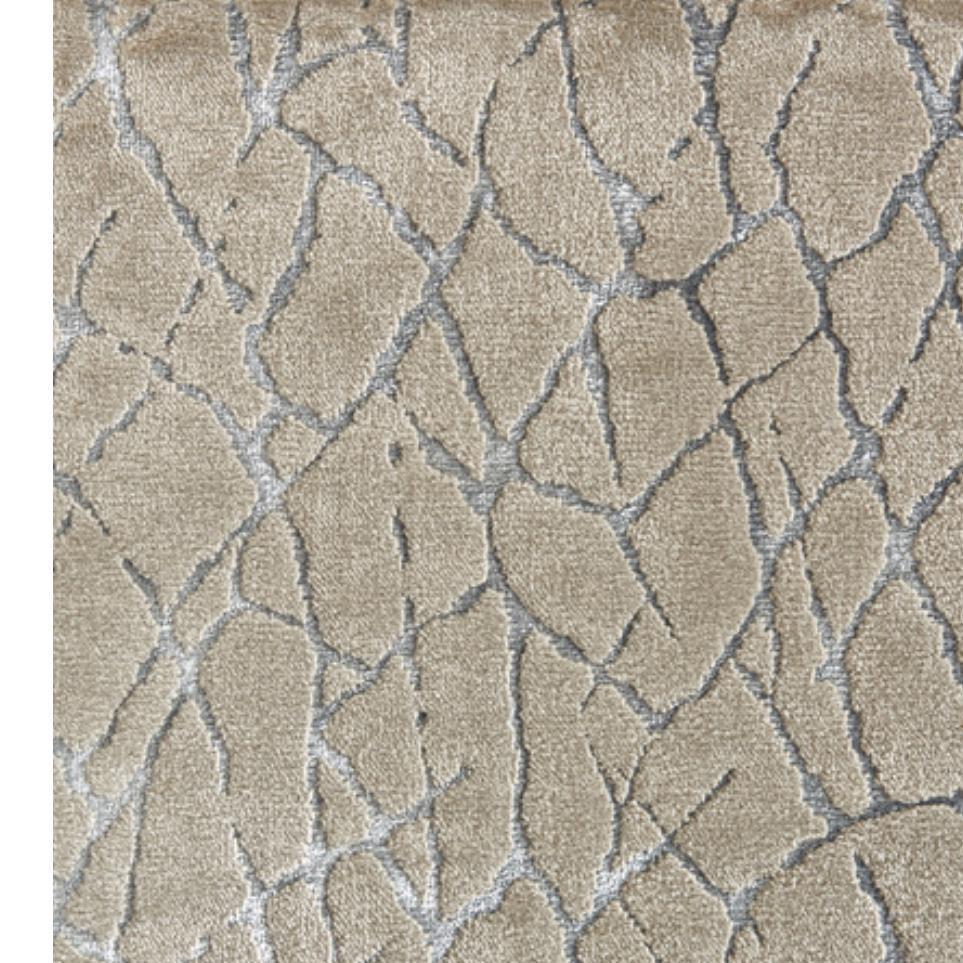 Ecru Zoomed Swatch