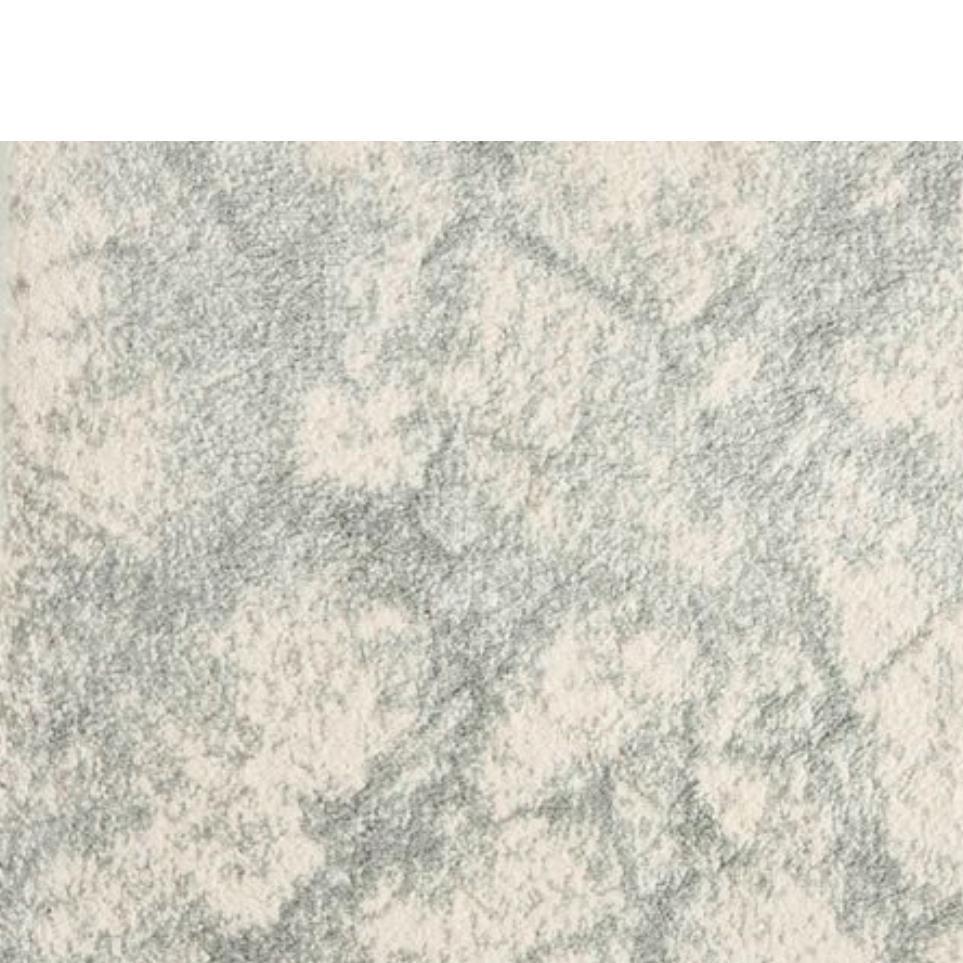 Platinum Zoomed Swatch