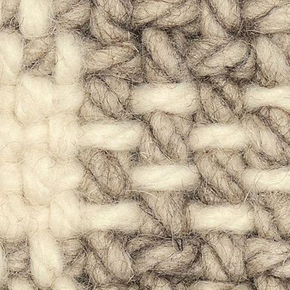 Warm Toffee Zoomed Swatch