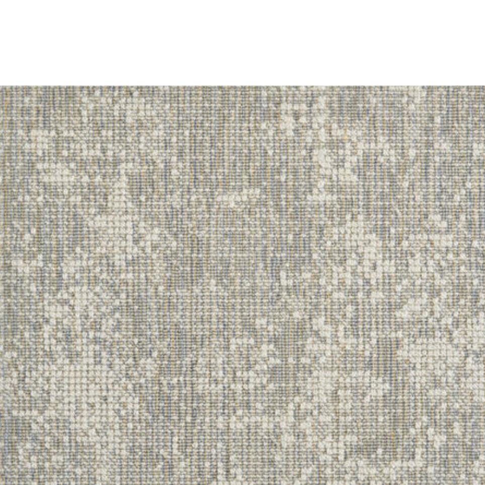 Platinum Zoomed Swatch