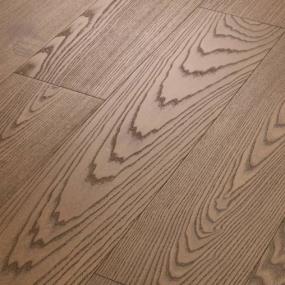Dekewood Hall - Caramel Swatch
