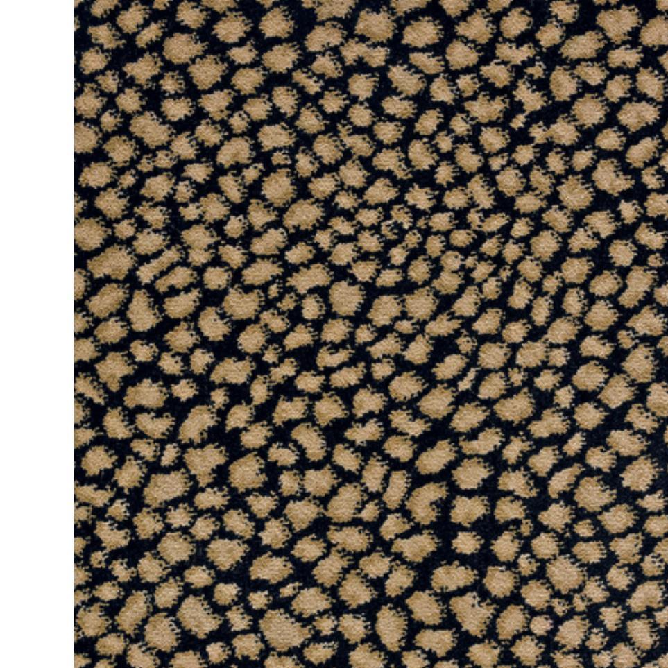 Taupe Black Zoomed Swatch