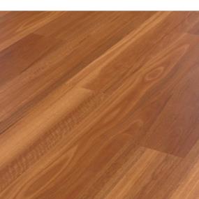 Auburn Spotted Gum Zoomed Swatch