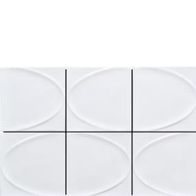 White Zoomed Swatch