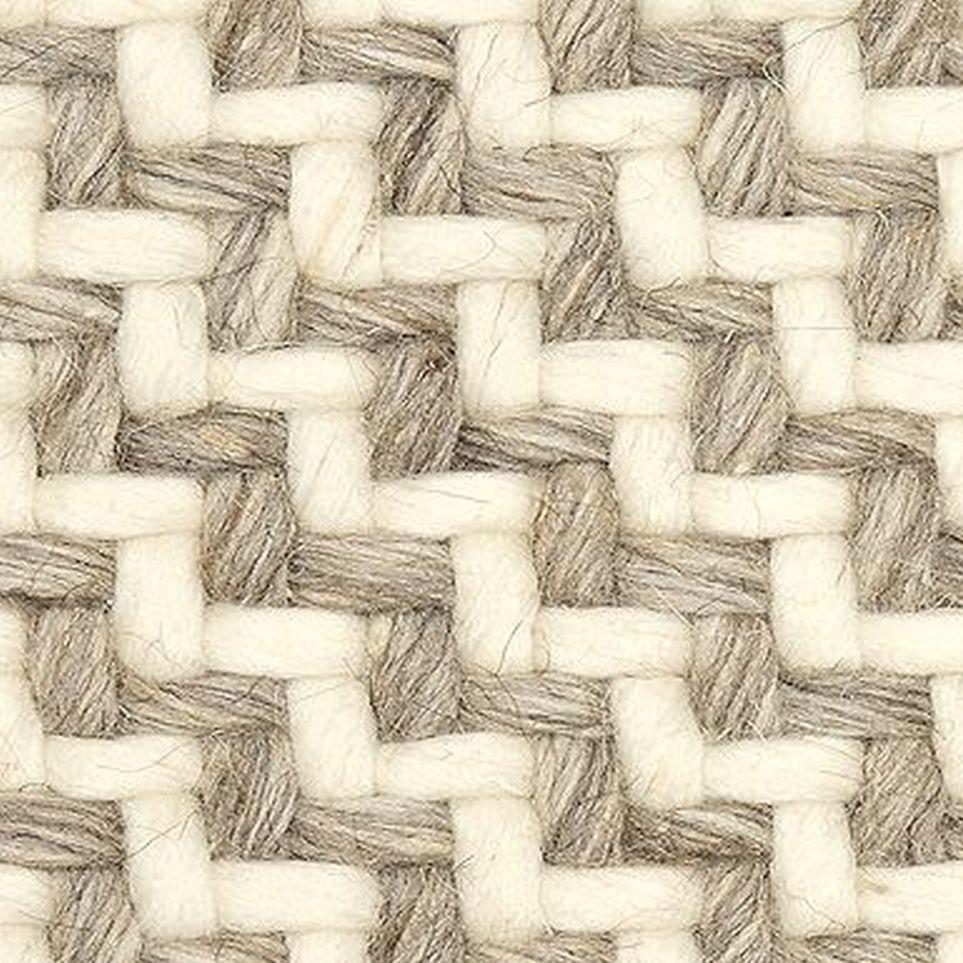 Mocha Zoomed Swatch
