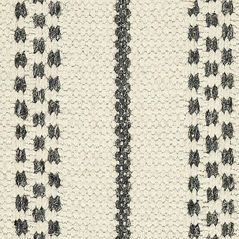 Aberdeen Zoomed Swatch