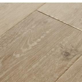 Regency Polished Platinum Zoomed Swatch