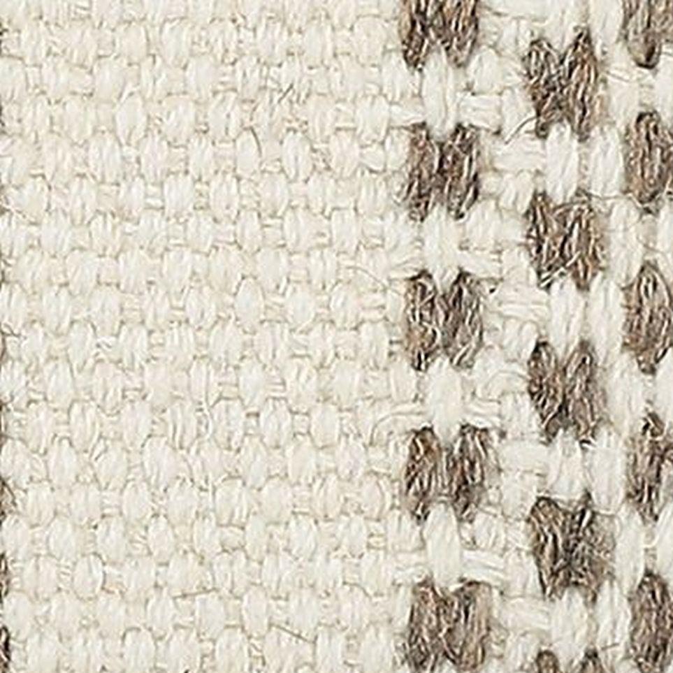 Elspeth Zoomed Swatch